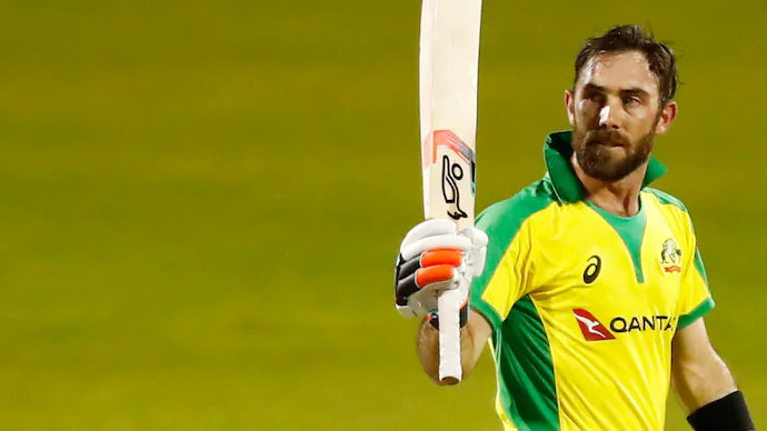 Glenn Maxwell taking a freakish boundary catch during Darwin T20 cricket match
