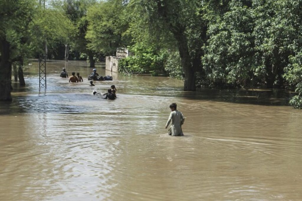 Urgent: Over 100,000 Evacuated in Sindh as Monsoon Rages—Catastrophe Looms Urgent: Over 100,000 Evacuated in Sindh as Monsoon Rages—Catastrophe Looms
