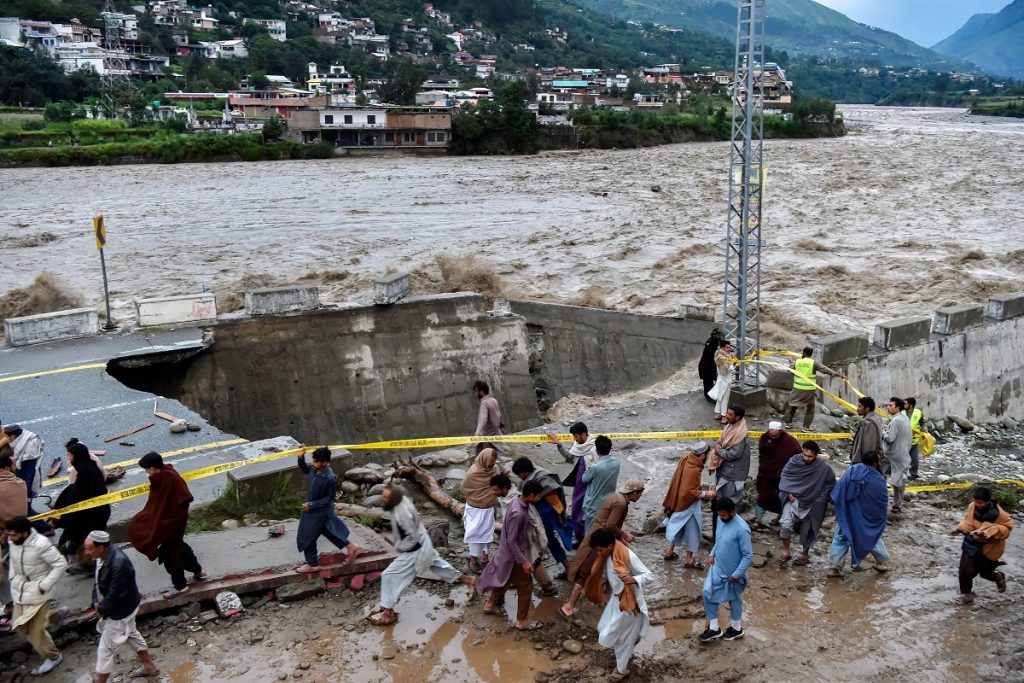 Pakistan Floods Shatter Crops and Factories Amid Heatwave Fears Pakistan Floods Shatter Crops and Factories Amid Heatwave Fears