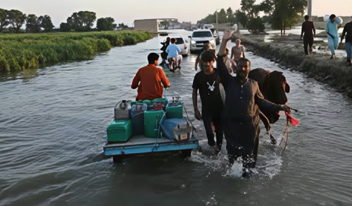 Pakistan Punjab floods recede as displaced families return