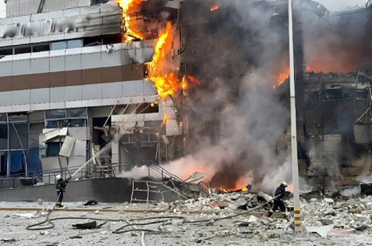 Russia air assault on Ukraine 2025 Kyiv government building burning