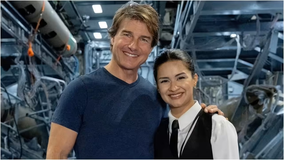 Avneet Kaur meeting Tom Cruise at London Mission Impossible premiere