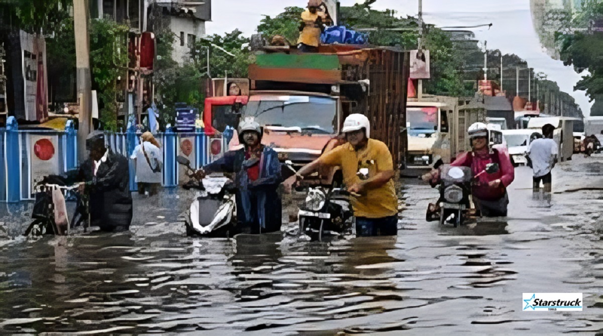 Kolkata flooded streets after 70mm rainfall in three hours, October 2025.