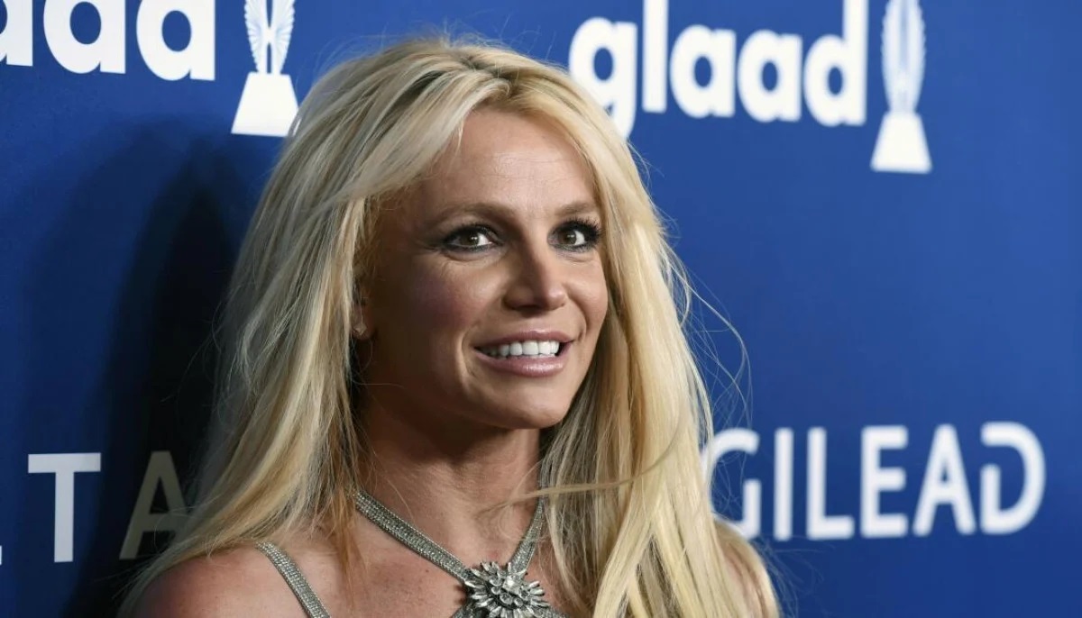 Britney Spears mental health concerns amid memoir controversy