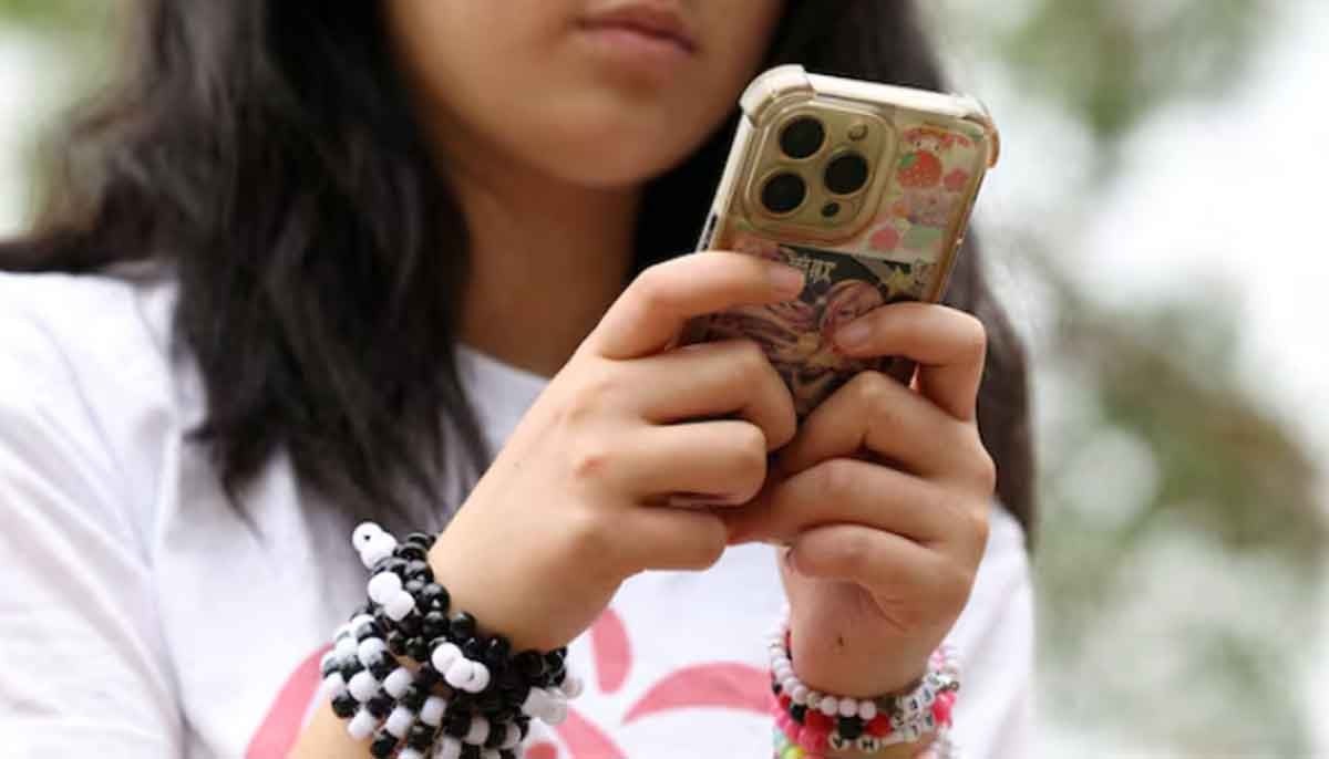 Australia social media ban for children as new law blocks under-16s from TikTok and Instagram