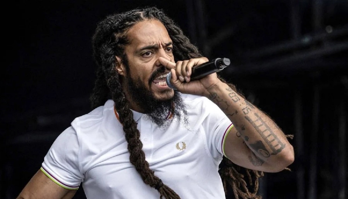 Bob Vylan performing at Glastonbury 2025, chanting on stage