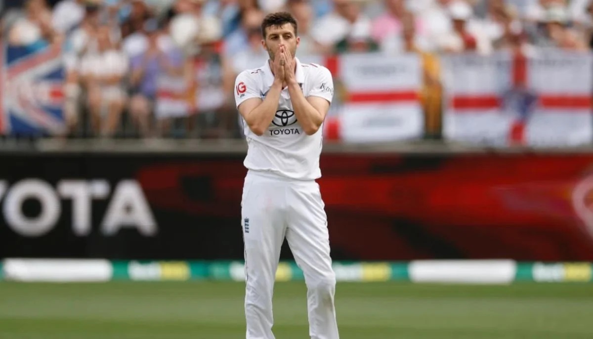 Mark Wood injury update during Ashes 2025–26 Adelaide Test