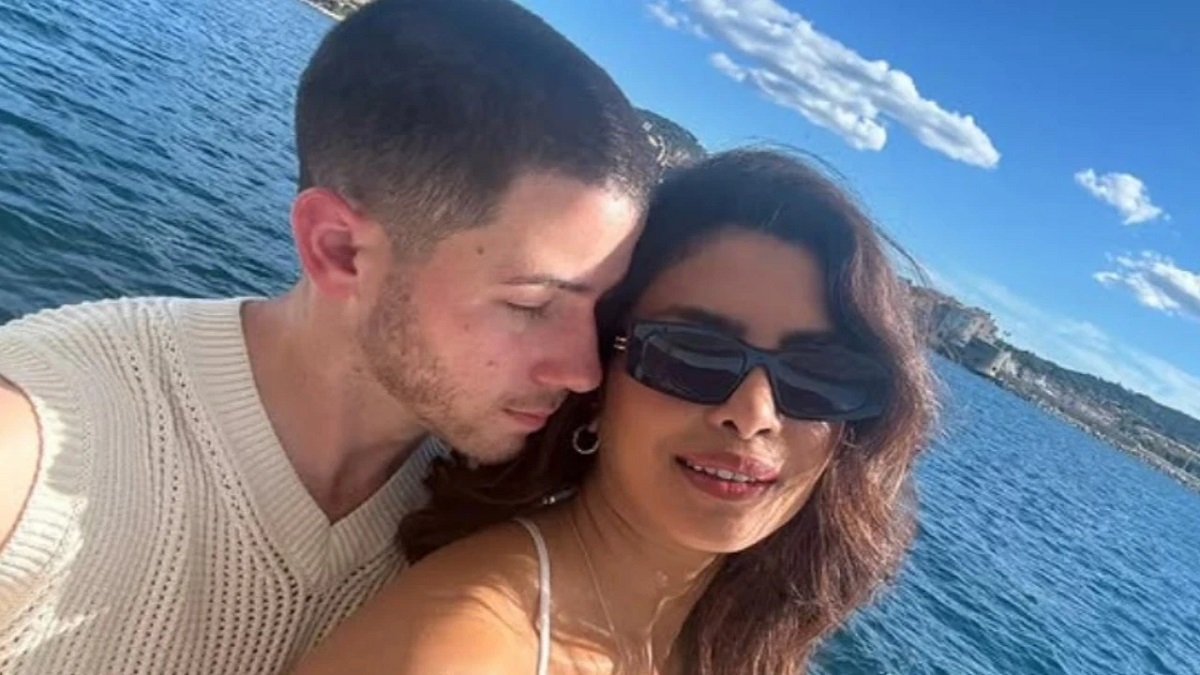 Nick Jonas enjoying dosa while vibing to Bollywood song