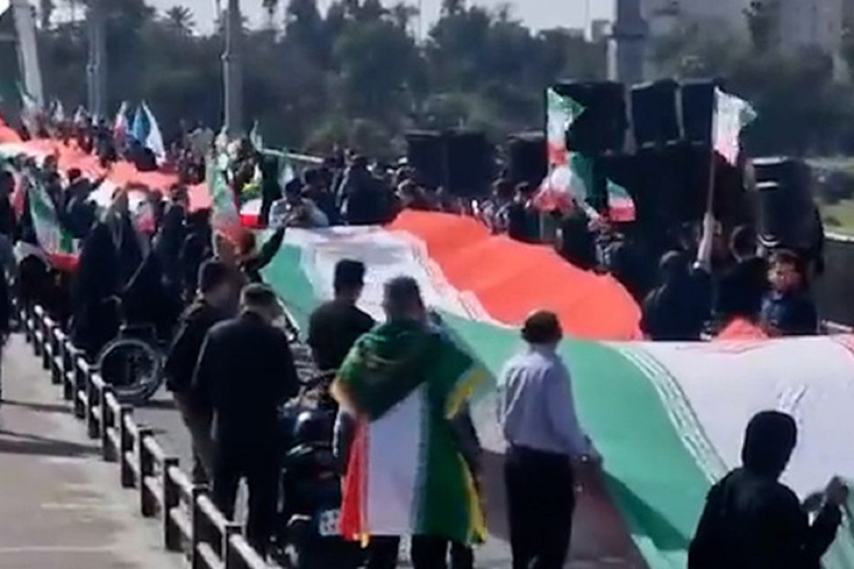Iranians form human chains at bridges and power plants in Tehran