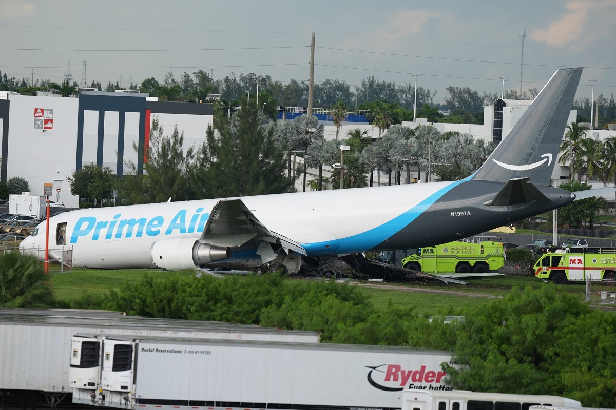 Amazon Boeing 767 after Miami cargo plane crash