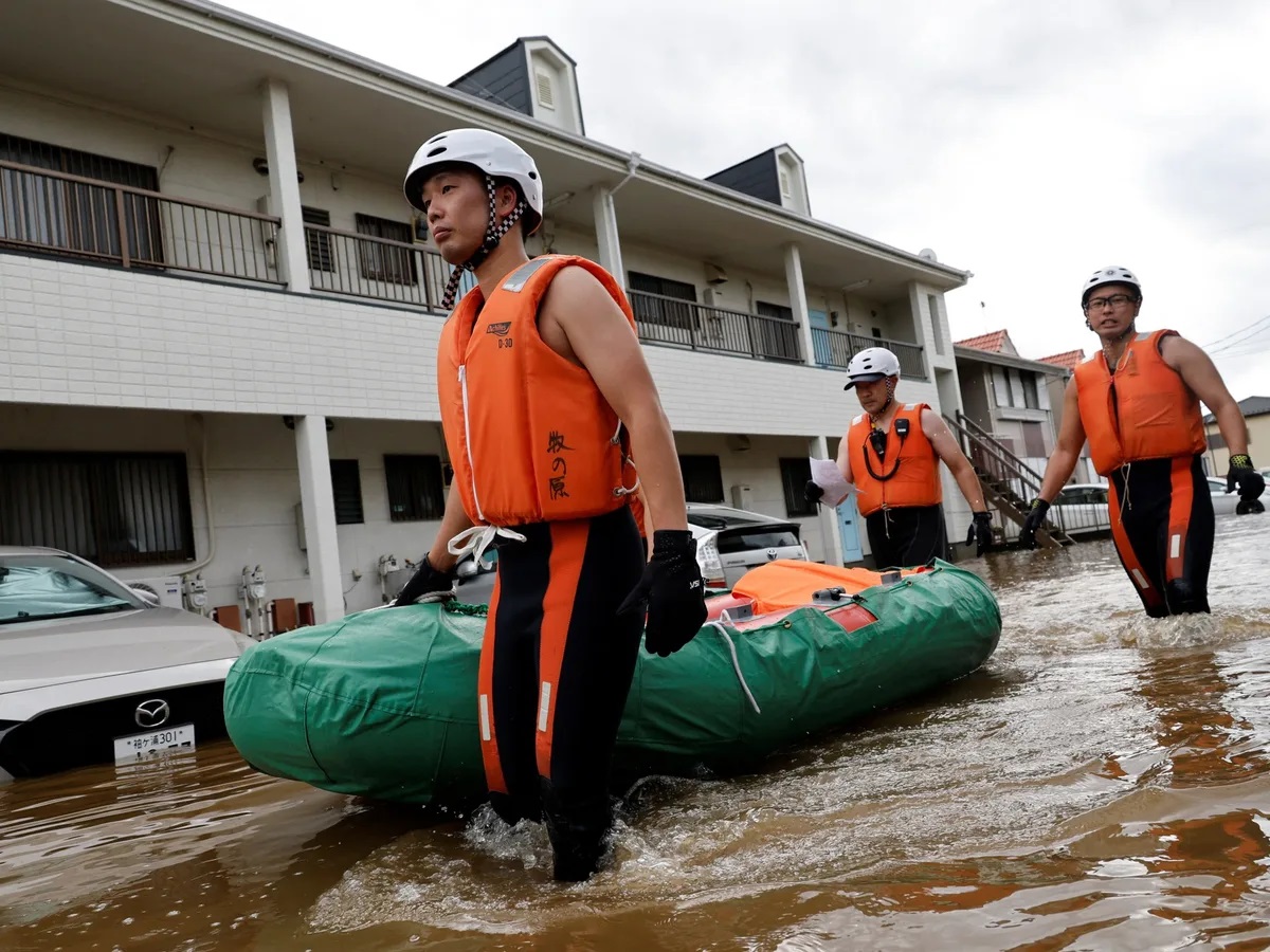 Flooding and storm damage in Japan after Typhoon Dujuan